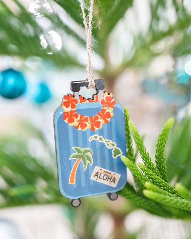 Hawaii TRAVELS LUGGAGE ORNAMENT
