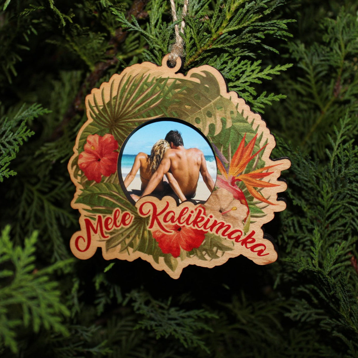 VINTAGE FLORAL WREATH FRAME ORNAMENT