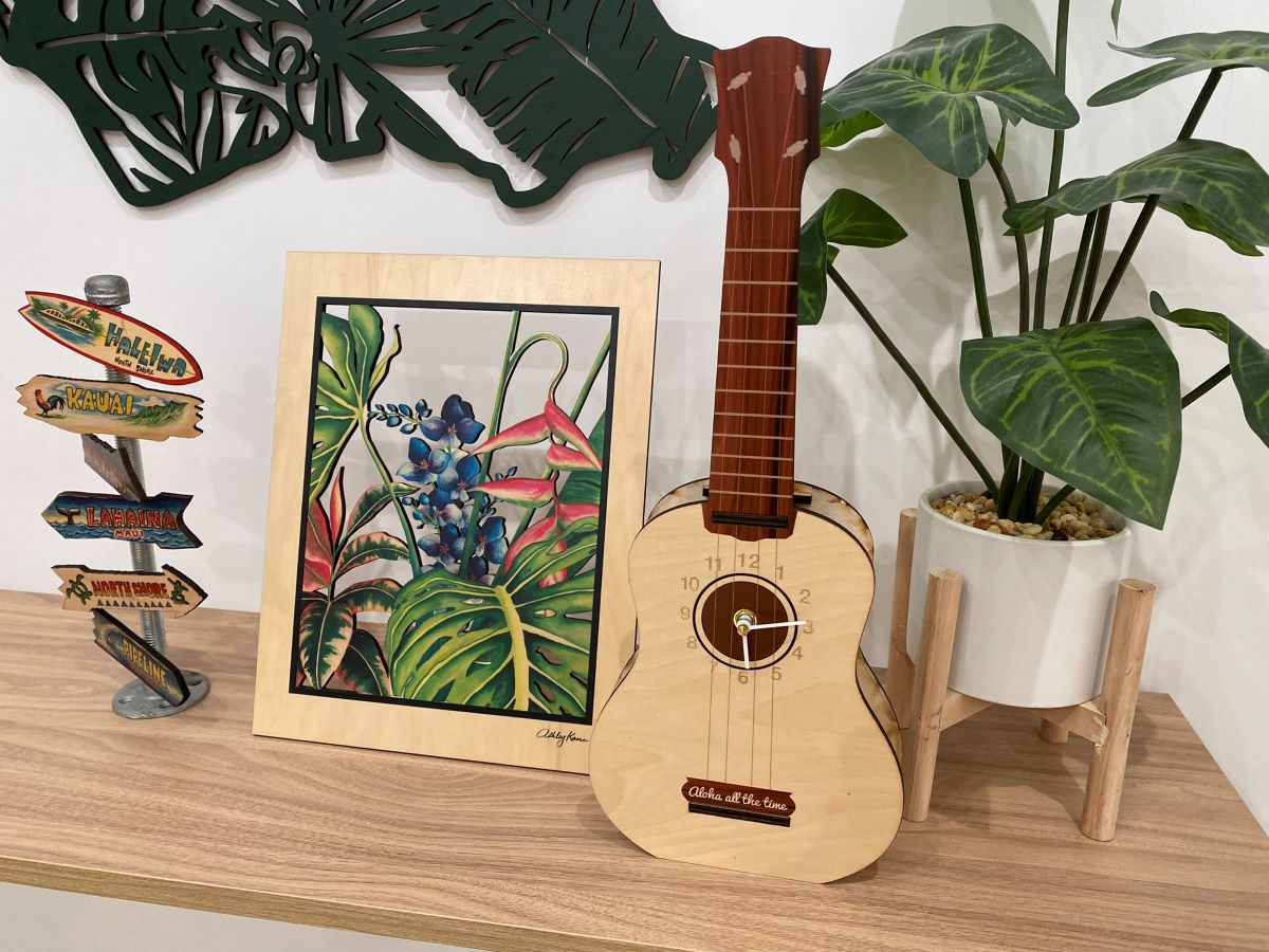 UKULELE TABLE CLOCK