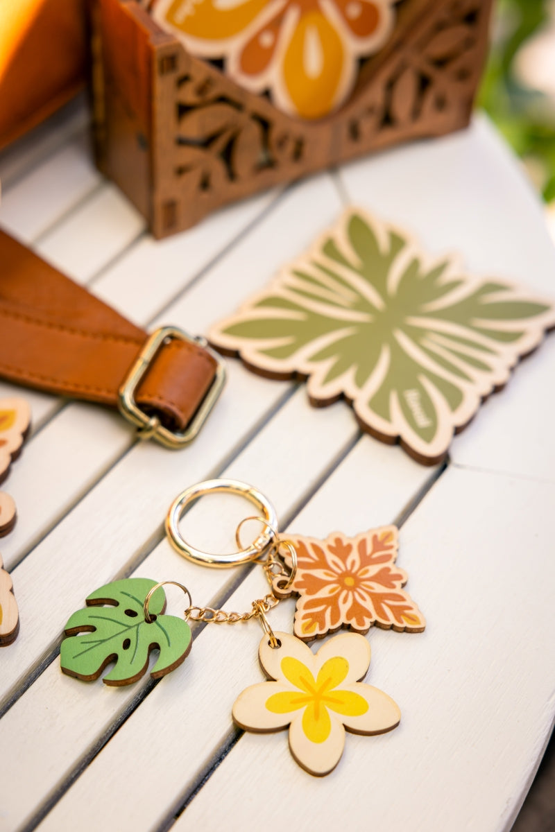 PLUMERIA MONSTERA CHAIN BAG CHARM