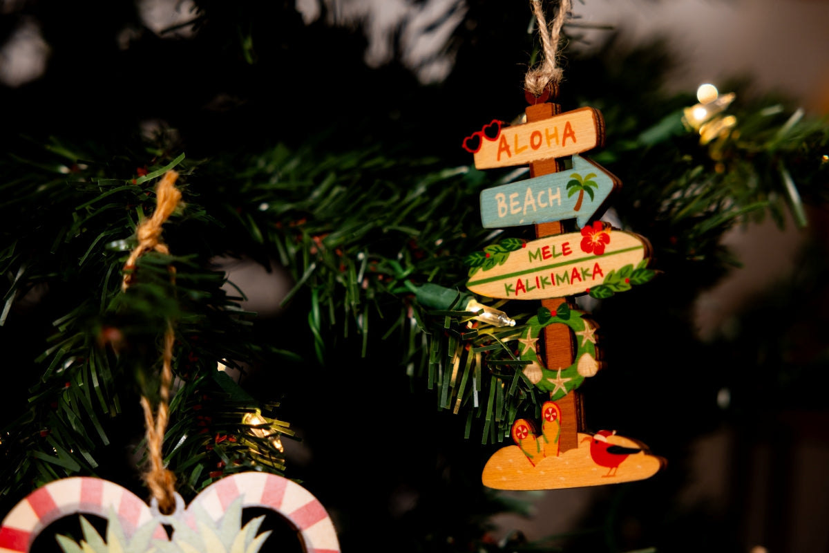 XMAS DIRECTIONAL SIGN POST ORNAMENT
